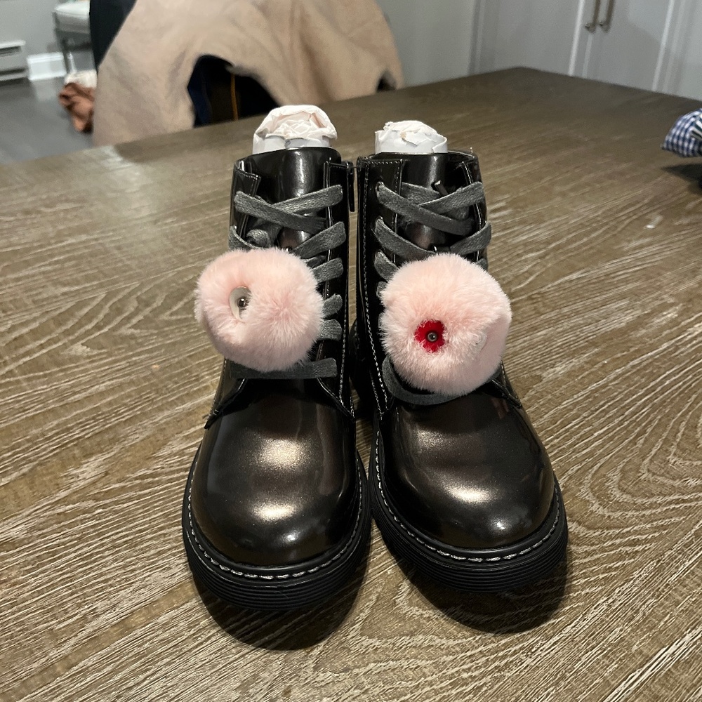 Combat boot